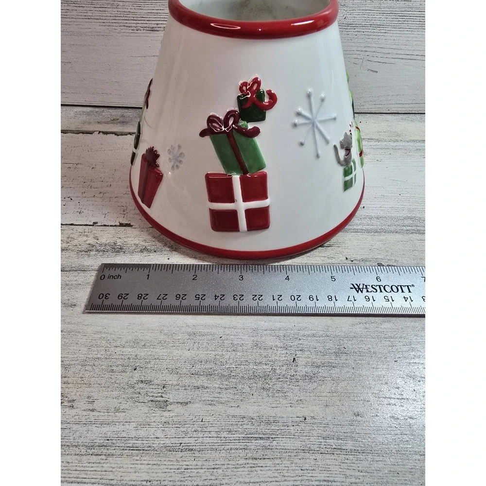 White‎ Barn Candle Co Christmas Ceramic Jar Candle Topper Shade Presents Mouse
